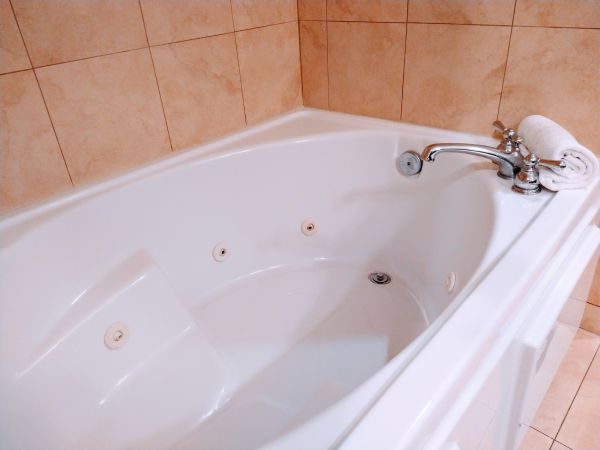 Jetted Tub Replacement in La Porte